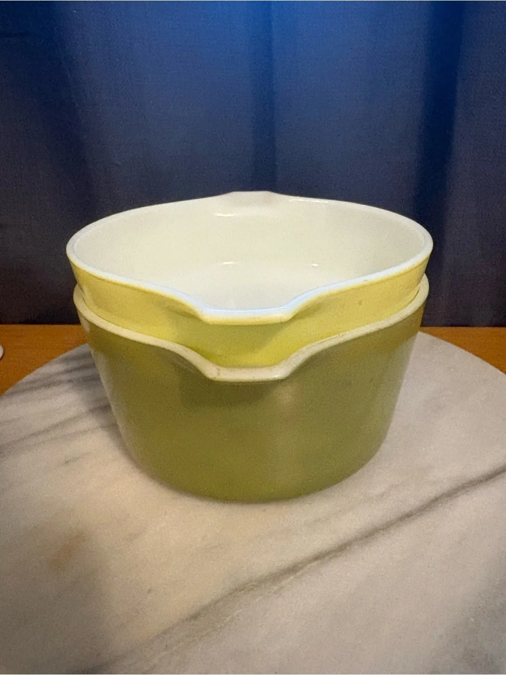 Vintage Pyrex set Green and yellow 471 & 473